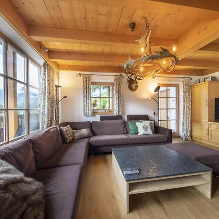 Schoeneben Holzblick Wald im Pinzgau