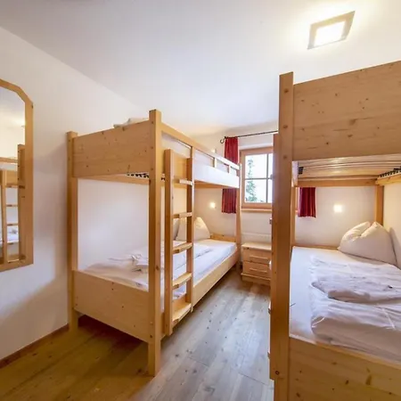 Schoeneben Holzblick * Wald im Pinzgau