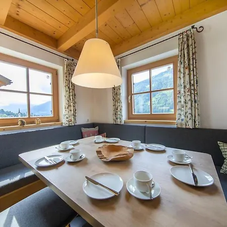 Schoeneben Holzblick Wald im Pinzgau