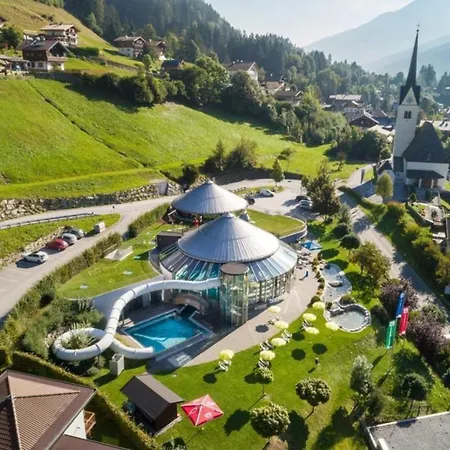 Schoeneben Holzblick * Wald im Pinzgau